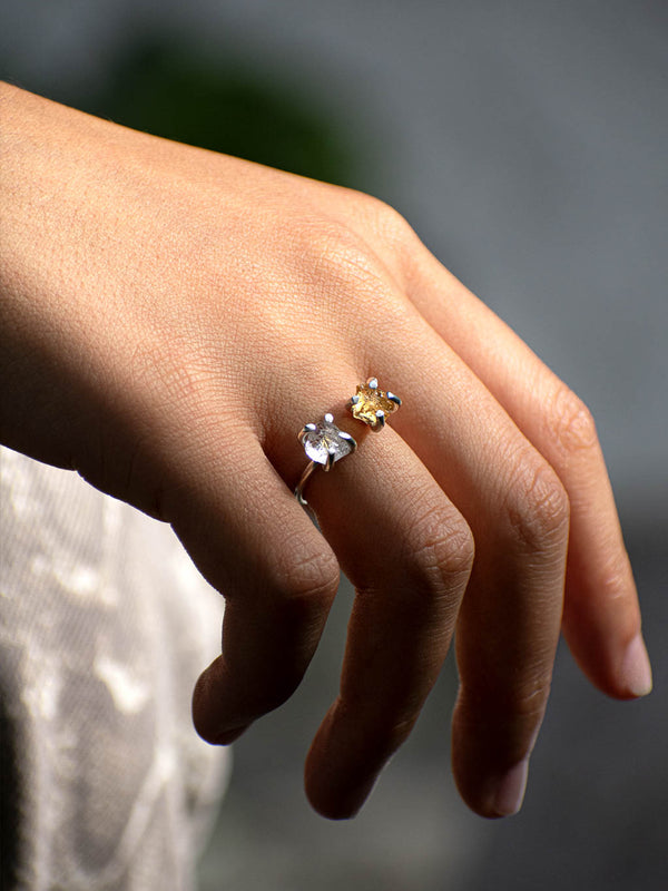 Anillo Camus citrino y cuarzo cristal