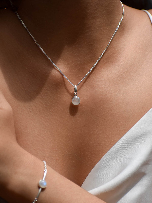 Collar Lua piedra luna
