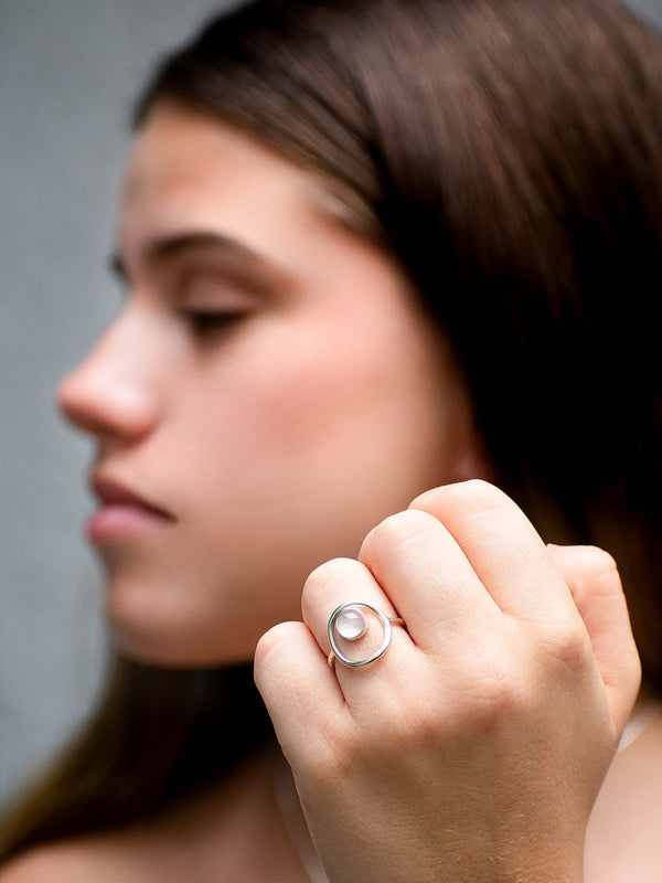 Anillo Cael cuarzo rosa