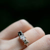 Anillo Trinidad cuarzo cristal, pirita y turmalina negra