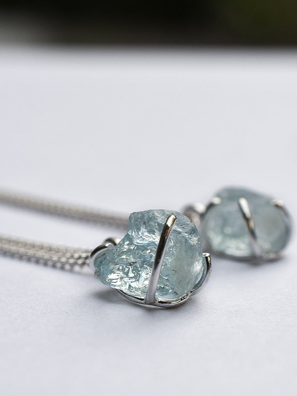 Collar Raw aguamarina