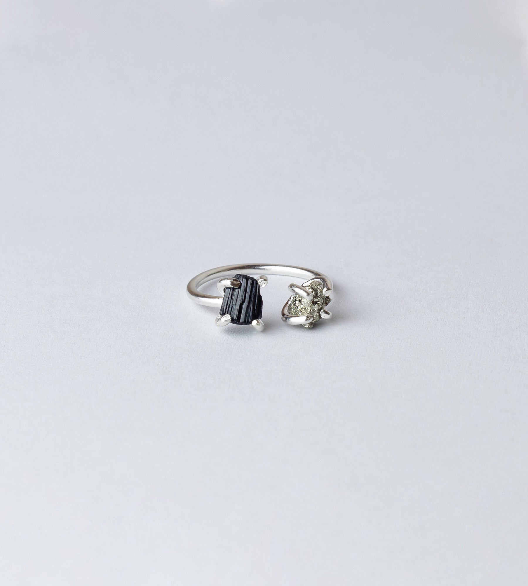 Anillo Camus pirita & turmalina negra - Gallery 2