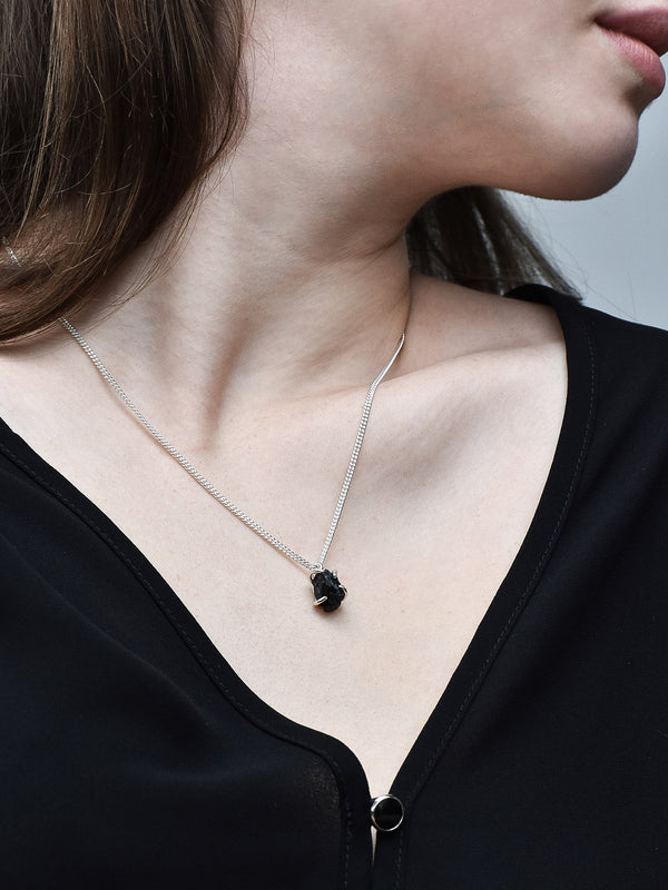 Collar Raw turmalina negra