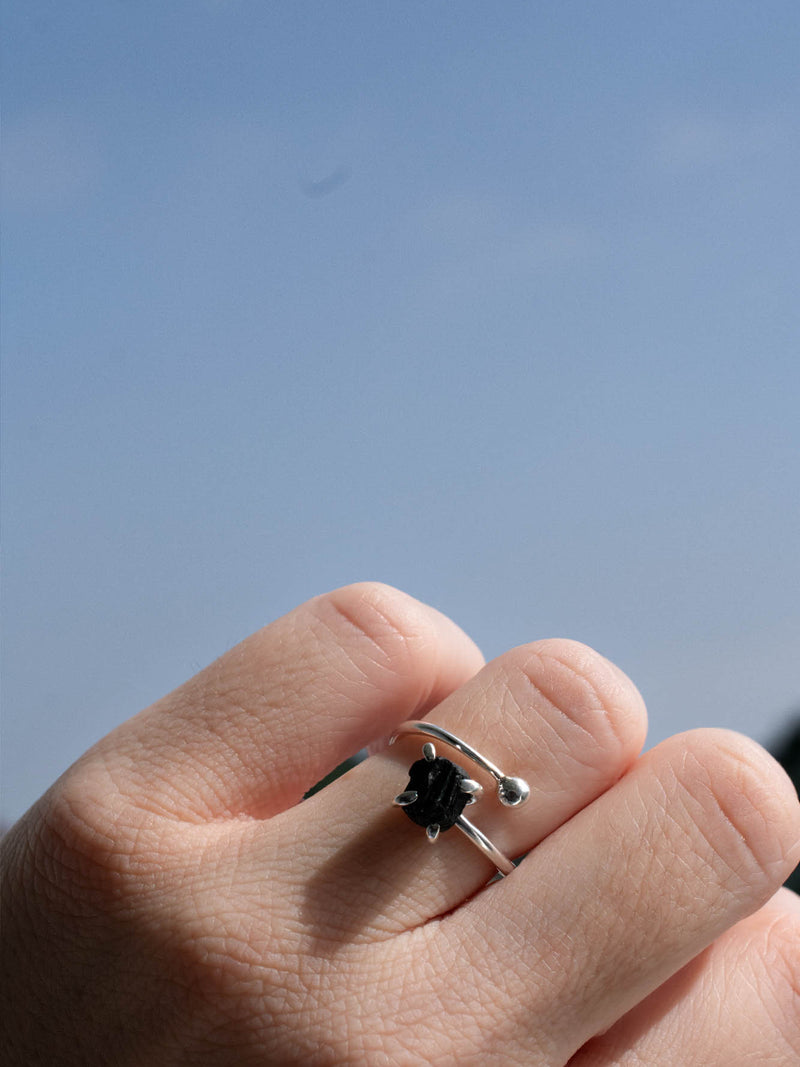 Anillo Lirón turmalina negra