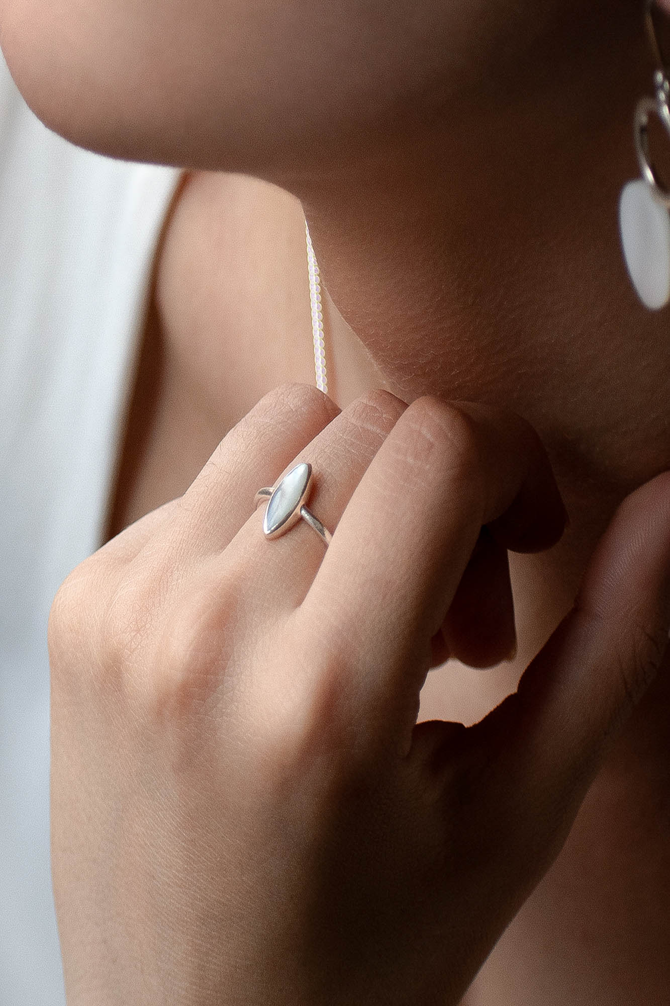 Anillo Pluma nácar - Gallery 1