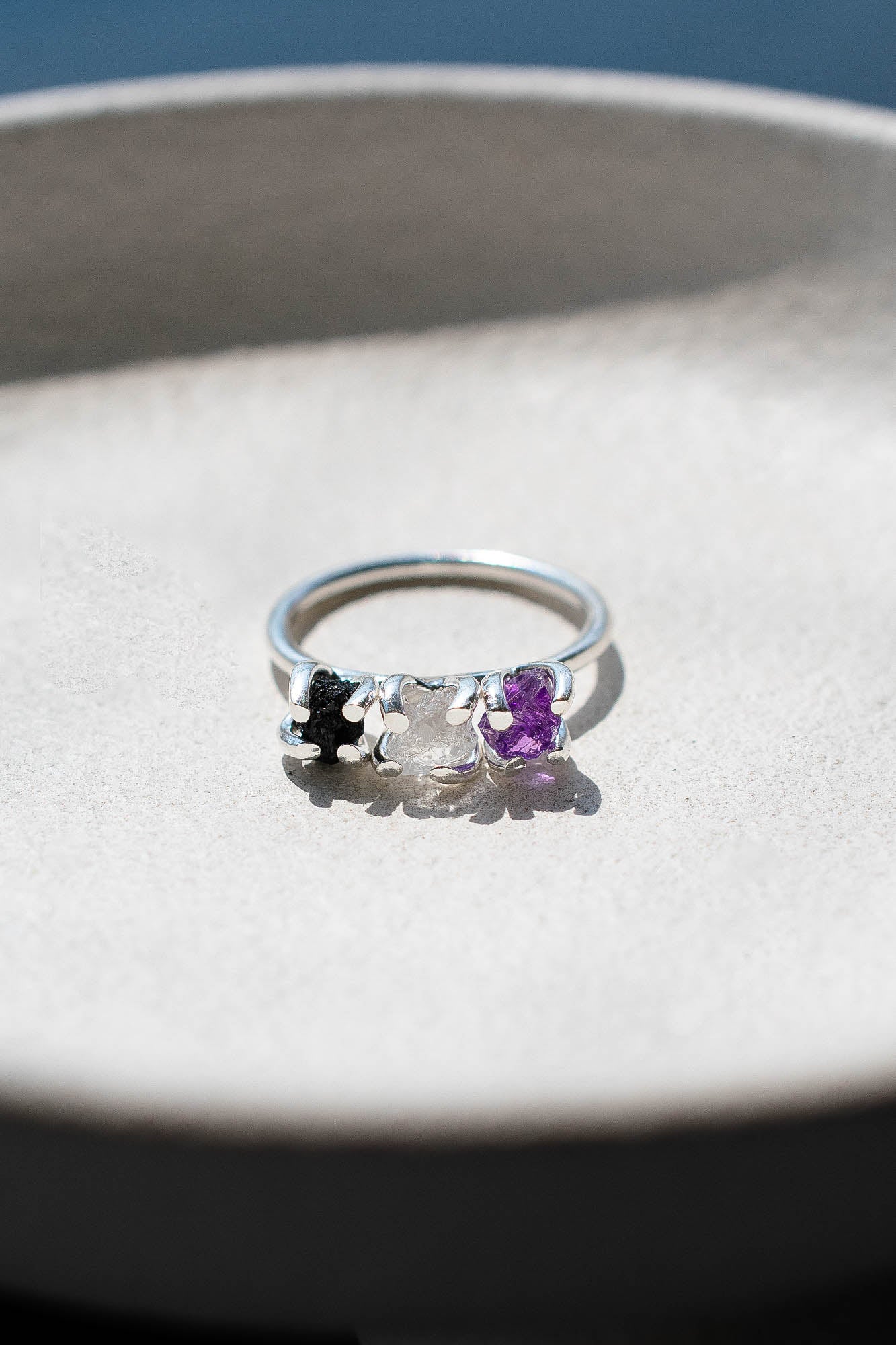 Anillo Trinidad amatista, cuarzo cristal y turmalina negra - Gallery 1