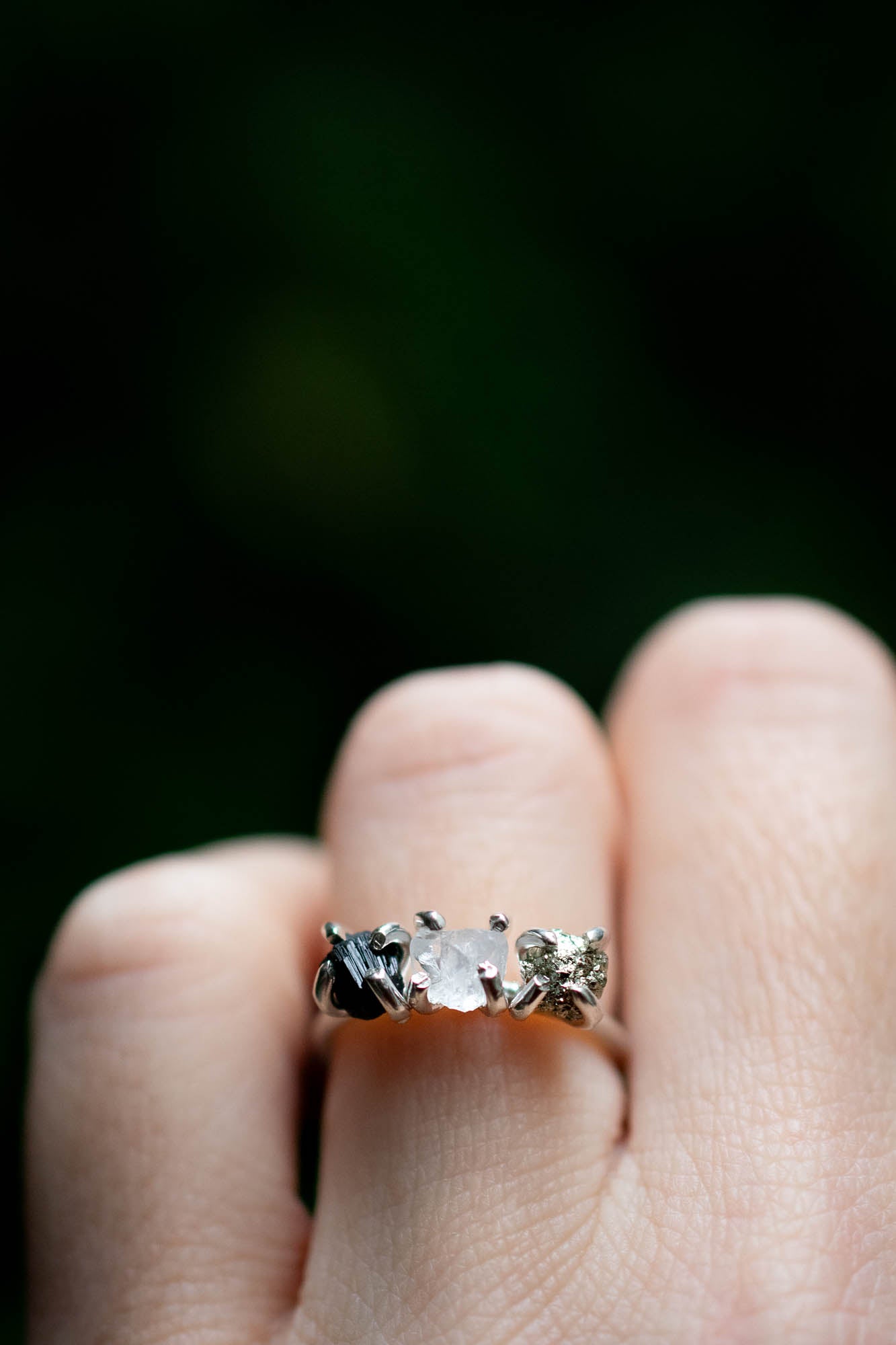 Anillo Trinidad cuarzo cristal, pirita y turmalina negra - Gallery 2
