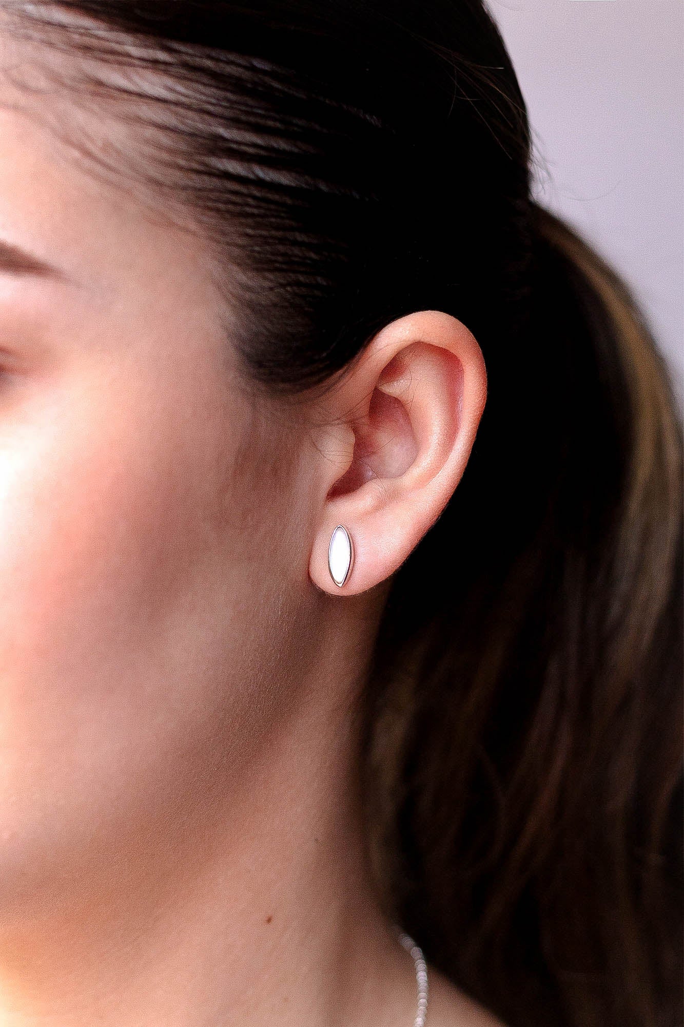 Aretes Pluma nácar - Gallery 1