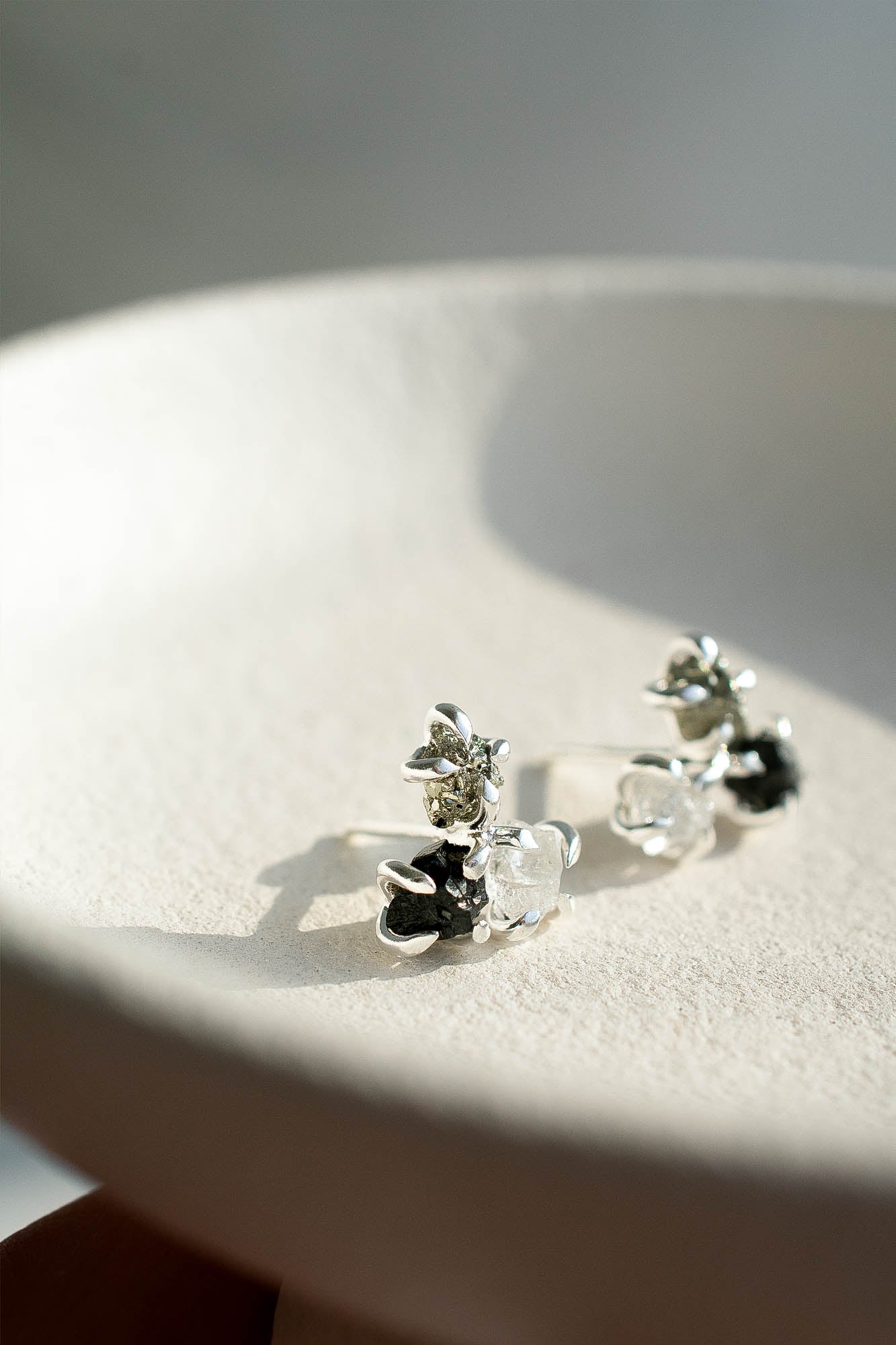 Aretes Trinidad pirita, cuarzo cristal y turmalina negra - Gallery 3