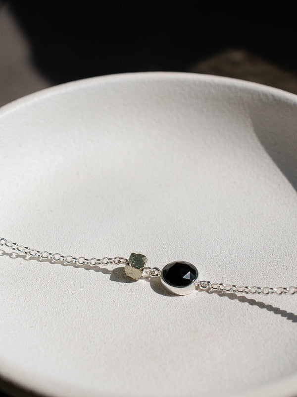 Pulsera Centella ónix negro y pirita - Secundaria