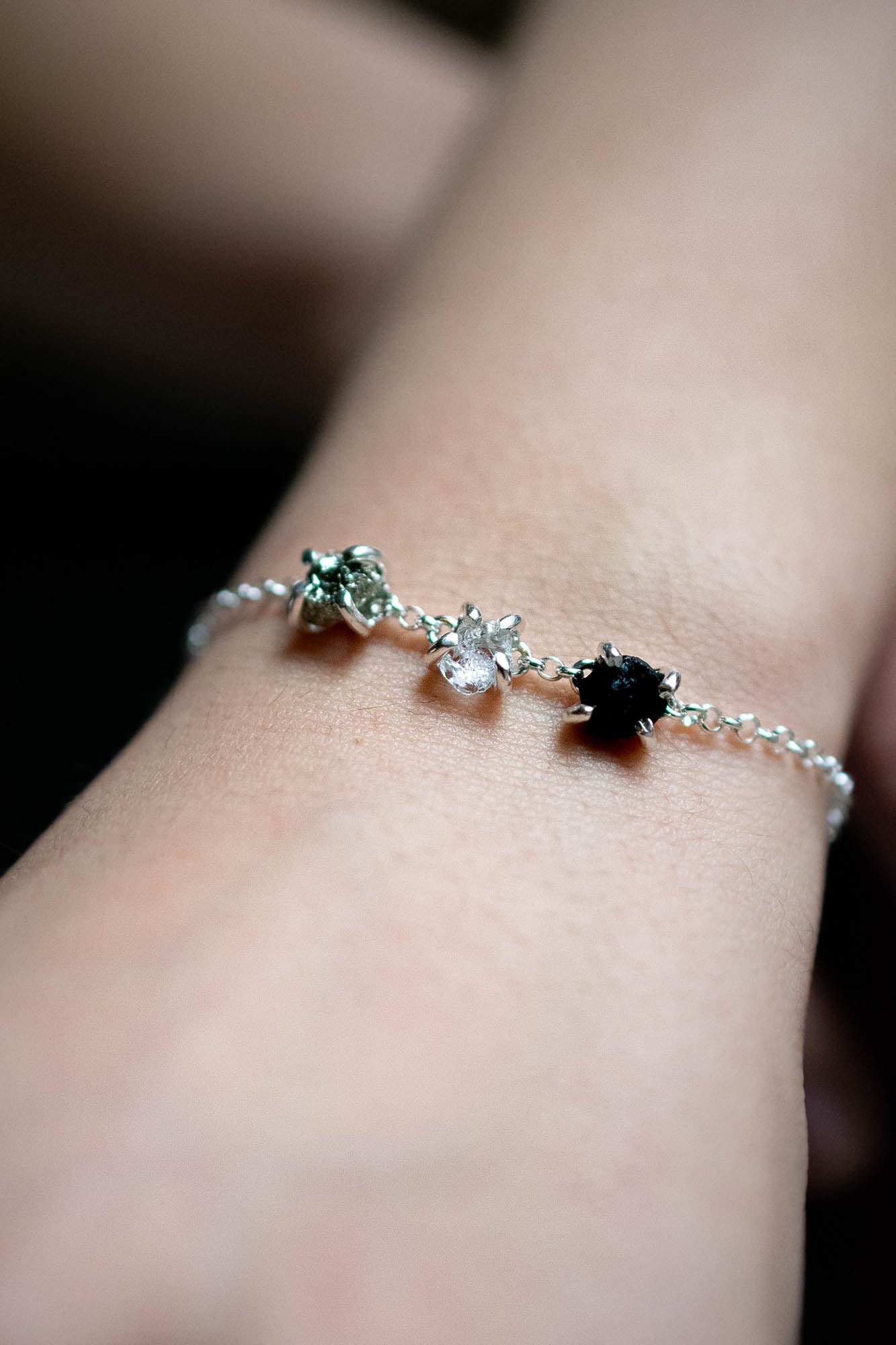 Pulsera Trinidad cuarzo cristal, pirita y turmalina negra - Gallery 2
