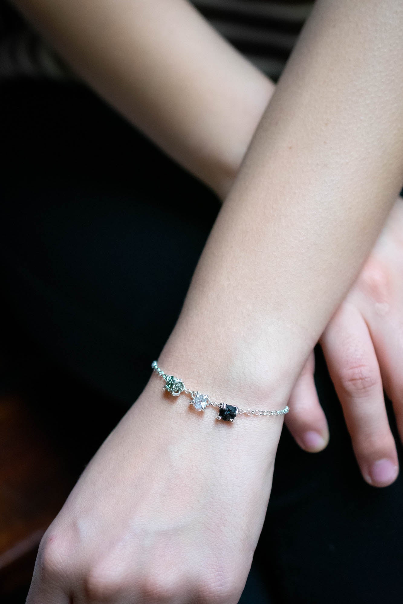 Pulsera Trinidad cuarzo cristal, pirita y turmalina negra - Gallery 3