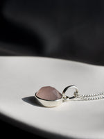 Collar Mara cuarzo rosa facetado - Miniatura 3
