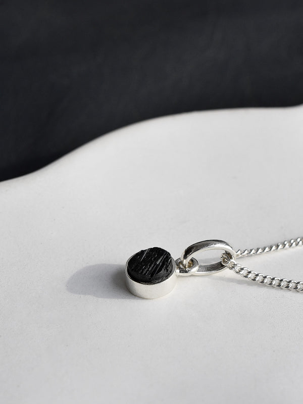 Collar Plutón turmalina negra