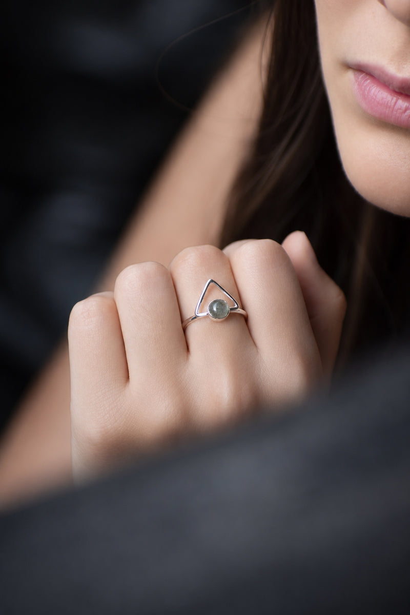 Anillo Evania labradorita