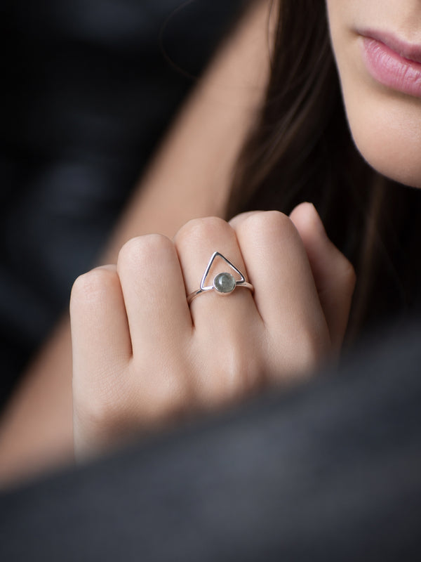 Anillo Evania labradorita
